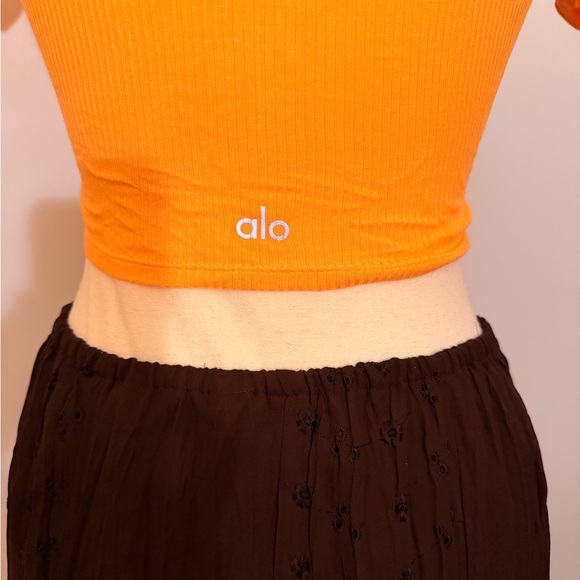 ALO Yoga Orange Knotted Crop Top - Picture 3 of 5